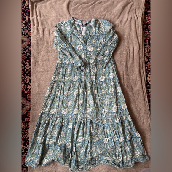 Madison Mathews Dresses & Skirts - Floral Tiered Long-Sleeve Maxi Dress - Blue Green Floral